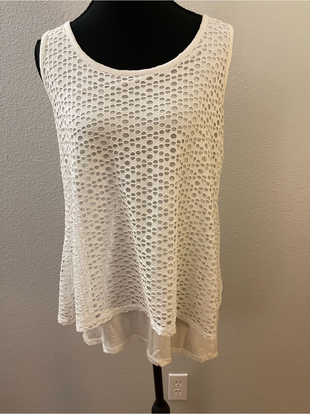 Style & Co. White Sleeveless Eyelet Layered Tank